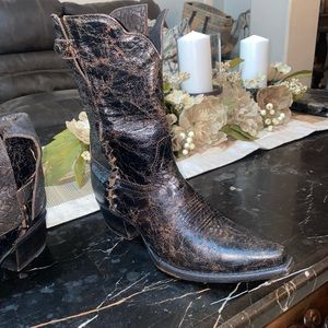 Buckle Black distressed western boots, size 6.5